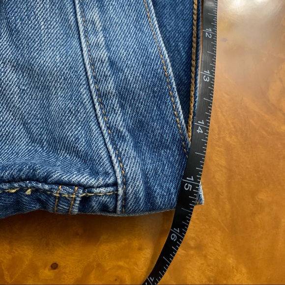 Levi Denim Shorts - Size 28 (fits small) - Picture 7 of 7